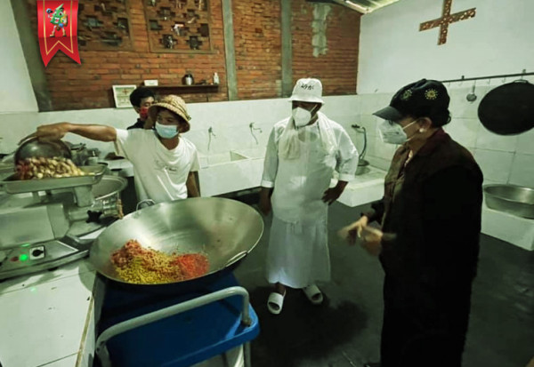 KELAS MEMASAK DAN WISATA DESA LES BALI UTARA